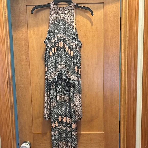 Elegant Blue and Pink Patterned Dress - Picture 2 of 5